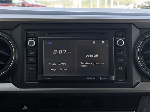 Used 2018 Toyota Tacoma SR5 AWD/4WD image 31