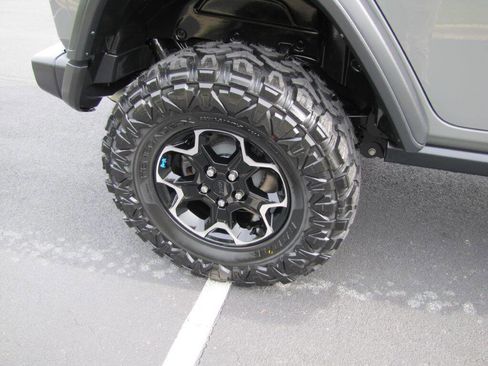 Used 2022 Jeep Wrangler Unlimited Rubicon 4xe w/ Cold Weather Group AWD/4WD image 30