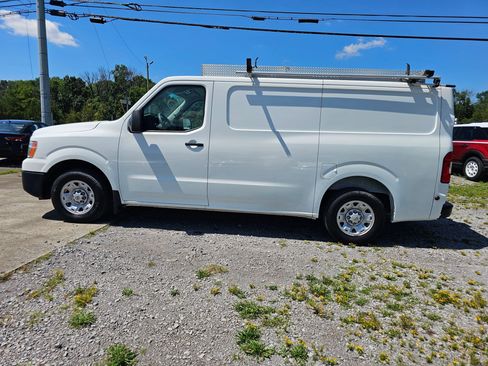 Used 2018 Nissan NV 2500 SV RWD image 16