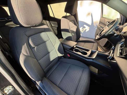 Used 2025 Chevrolet Equinox LT image 36