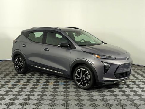 Used 2023 Chevrolet Bolt EUV Premier FWD image 8