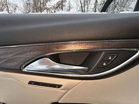 Used 2023 Buick Envision Avenir image 13