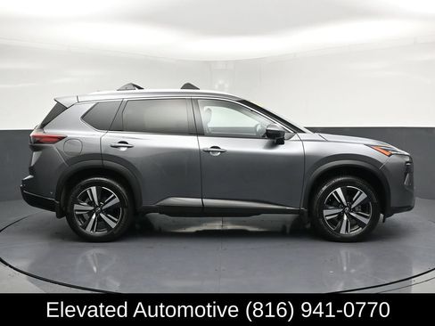 Used 2025 Nissan Rogue SL AWD/4WD image 26