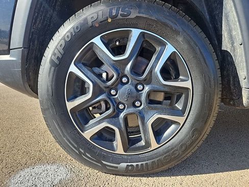 Used 2020 Jeep Compass Trailhawk AWD/4WD image 10