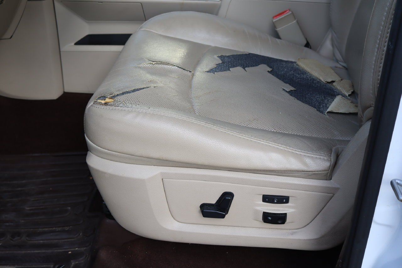 Used 2015 RAM 1500 Laramie RWD image 15