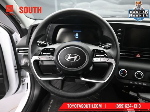 Used 2025 Hyundai Elantra SE FWD image 20