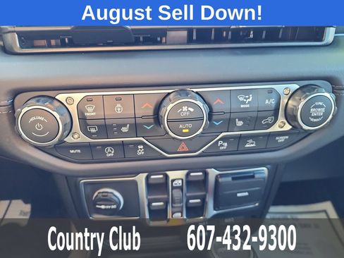 Used 2026 Jeep Gladiator Sport AWD/4WD image 16