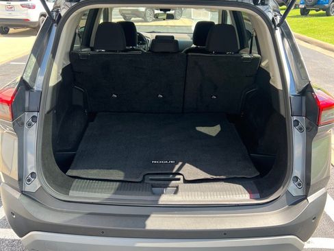 Used 2023 Nissan Rogue SV FWD image 12