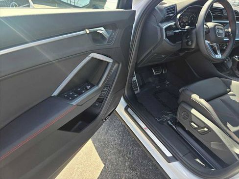 Used 2025 Audi Q3 2.0T Premium Plus w/ Premium Plus Package AWD/4WD image 23