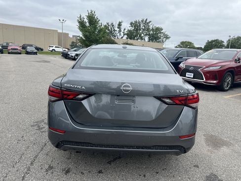 Used 2024 Nissan Sentra SV FWD image 9