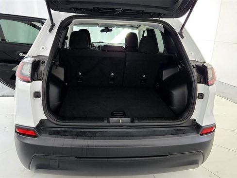 Used 2019 Jeep Cherokee Latitude w/ Popular Appearance Group image 20