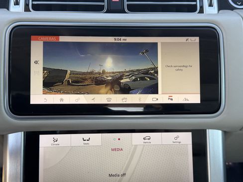 Used 2020 Land Rover Range Rover HSE image 29