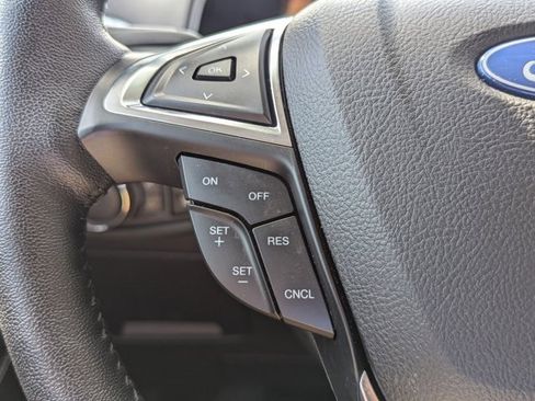 Used 2022 Ford Edge Titanium image 11