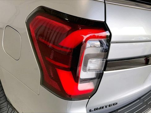 Used 2023 Ford Expedition Limited RWD image 29