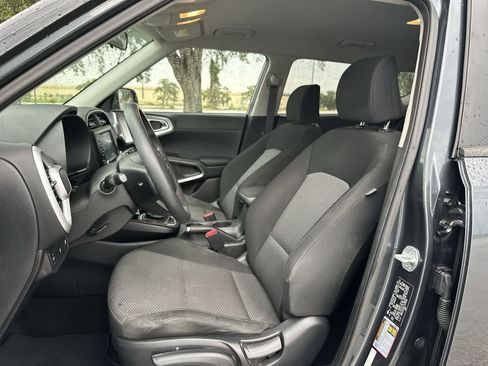 Used 2020 Kia Soul LX FWD image 16