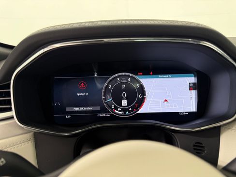 Used 2026 Jaguar F-PACE R-Dynamic S image 17