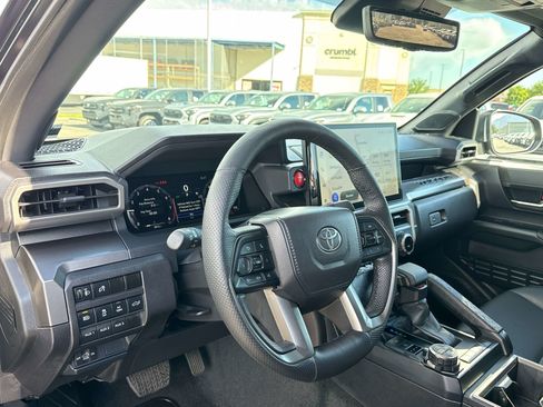 Used 2025 Toyota Tacoma TRD Off-Road w/ TRD Off Road Premium Package AWD/4WD image 10
