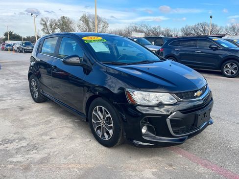Used 2017 Chevrolet Sonic LT image 3
