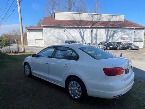 Used 2013 Volkswagen Jetta SE image 4