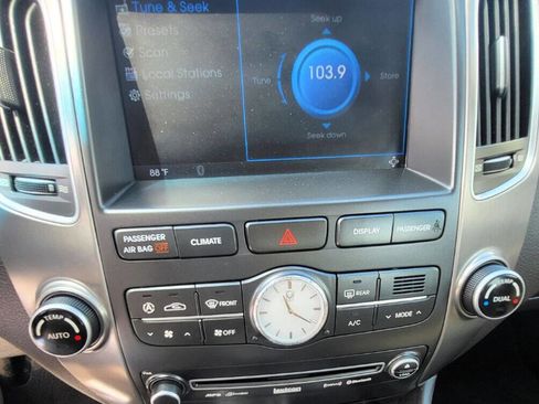 Used 2013 Hyundai Equus Signature image 22