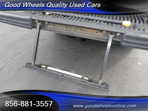 Used 2012 Ford F150 Lariat w/ Lariat Chrome Pkg image 24