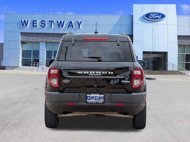 Used 2023 Ford Bronco Sport Outer Banks w/ Tech Package AWD/4WD image 4