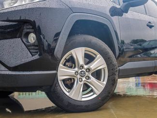 Used 2021 Toyota RAV4 XLE FWD video 2