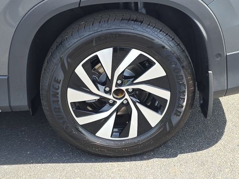 New 2026 Volkswagen Tiguan S FWD image 30