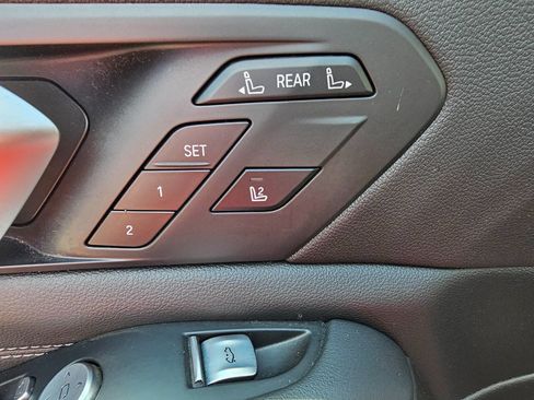 Used 2021 BMW X7 xDrive40i w/ Premium Package image 12