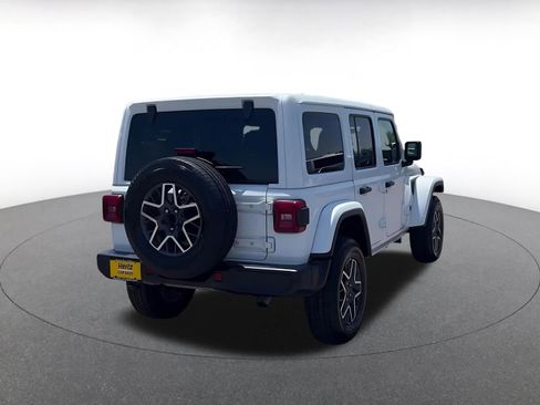 Used 2025 Jeep Wrangler Unlimited Sahara AWD/4WD image 15