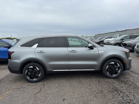 New 2026 Kia Sorento EX w/ EX Premium Package AWD/4WD image 2
