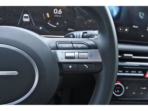 Certified 2025 Hyundai Santa Cruz SEL FWD image 19