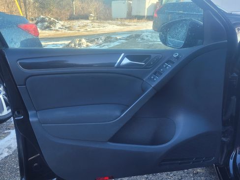 Used 2013 Volkswagen Golf 4-Door image 10