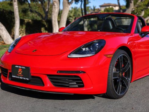 Used 2019 Porsche 718 Boxster S RWD image 3