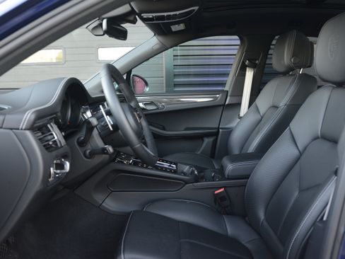 Certified 2026 Porsche Macan Turbo AWD/4WD image 15