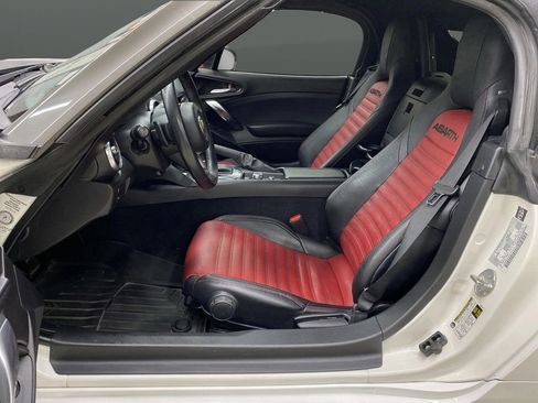Used 2020 FIAT 124 Spider Abarth w/ Convenience Group image 4