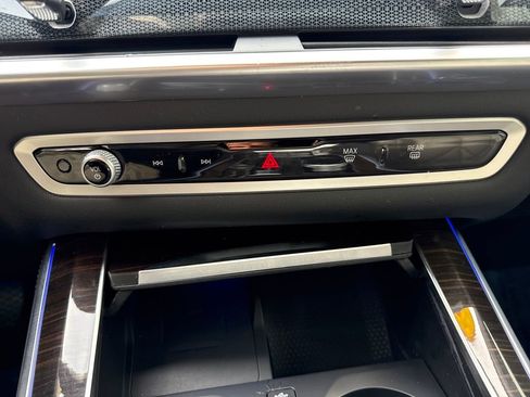 Used 2024 BMW X5 xDrive40i w/ Premium Package image 22