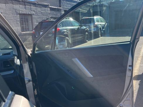 Used 2015 Subaru Forester 2.5i Premium w/ Popular Package #2 image 11