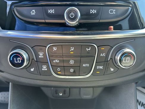 Used 2023 Chevrolet Traverse LT AWD/4WD image 24