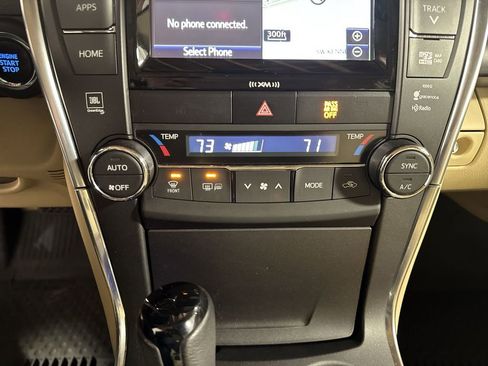 Used 2016 Toyota Camry XLE image 26