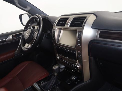 Used 2021 Lexus GX 460 w/ Accessory Package AWD/4WD image 41