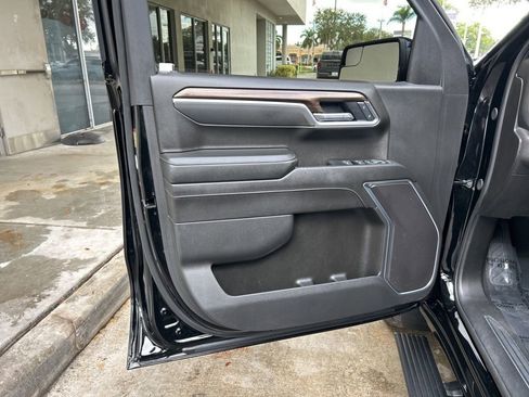 Used 2025 Chevrolet Silverado 1500 RST image 38