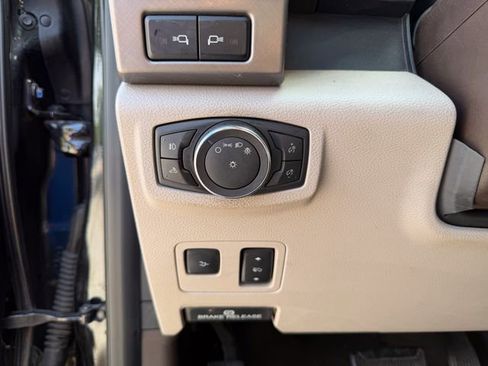 Used 2019 Ford F250 Limited AWD/4WD image 10