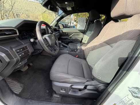 Used 2024 Toyota Tacoma SR image 33