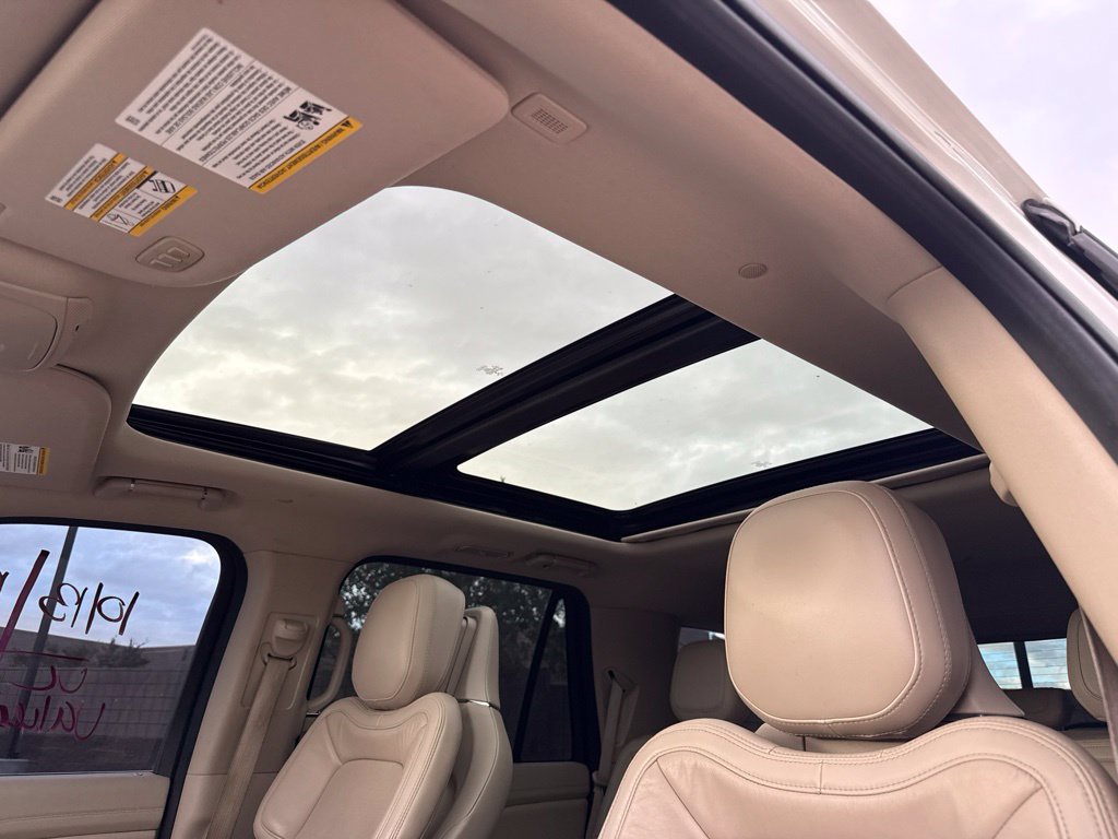 Used 2020 Lincoln Navigator Reserve w/ Luxury Package AWD/4WD image 16