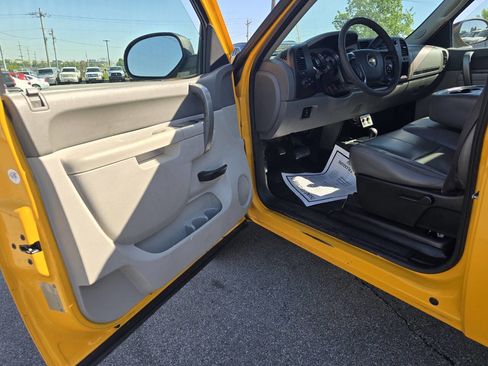 Used 2013 Chevrolet Silverado 2500 W/T AWD/4WD image 31