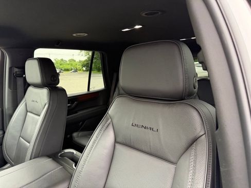 Certified 2025 GMC Yukon Denali AWD/4WD image 13
