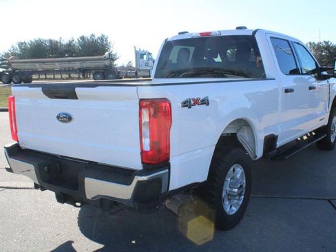 Used 2025 Ford F350 XLT image 5