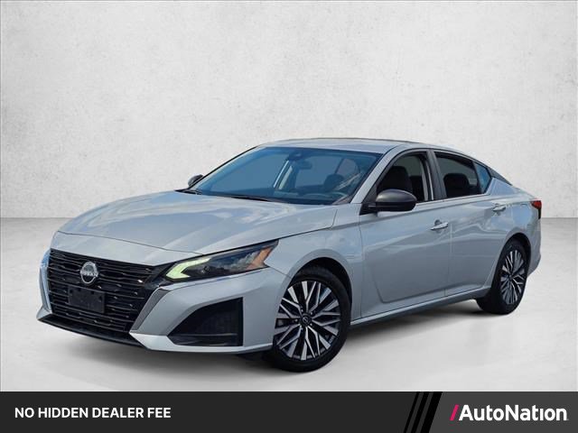 Used 2024 Nissan Altima 2.5 SV FWD image 1