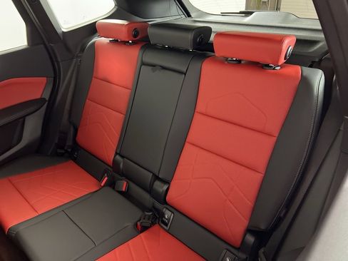 Used 2025 BMW X1 xDrive28i w/ Technology Package image 6